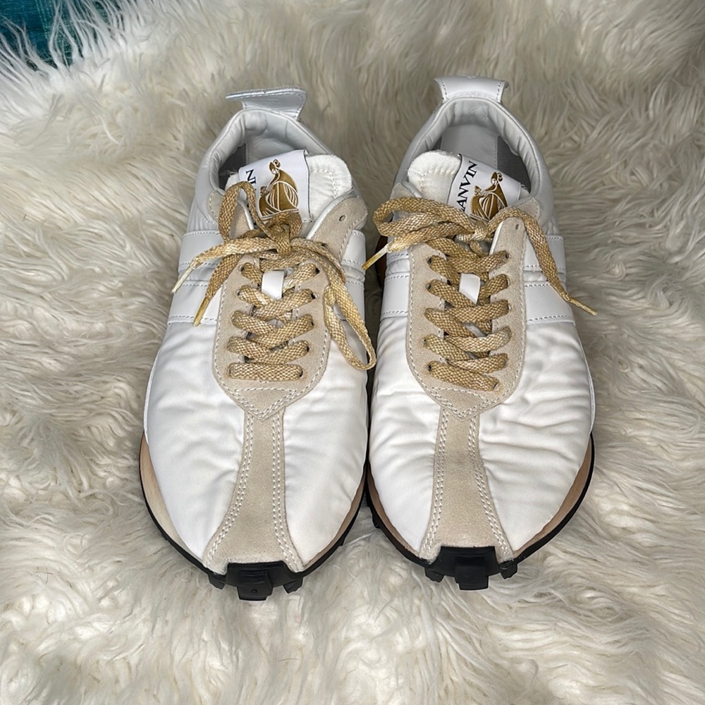 WOW! 🛑 Stop! 👀 LAVIN  Bumper’s -Head Turners. ☑️ Some Markings. Great Kicks!